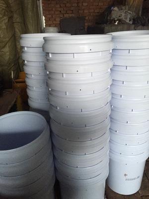 我厂生产各种润滑油塑料桶,防冻液塑料桶